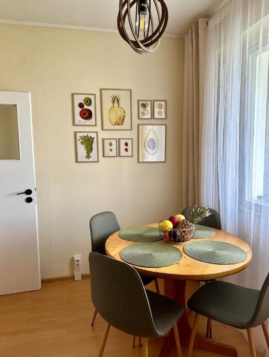 Дава се под наем Тристаен апартамент в Пловдив, Кючук Париж - 90 кв.м за 484.5 € - Снимка #2