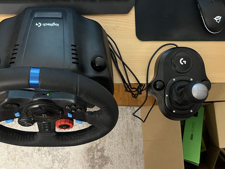 LogitechG29+Shifter ВСЕ ОЩЕ СЪС ГАРАНЦИЯ