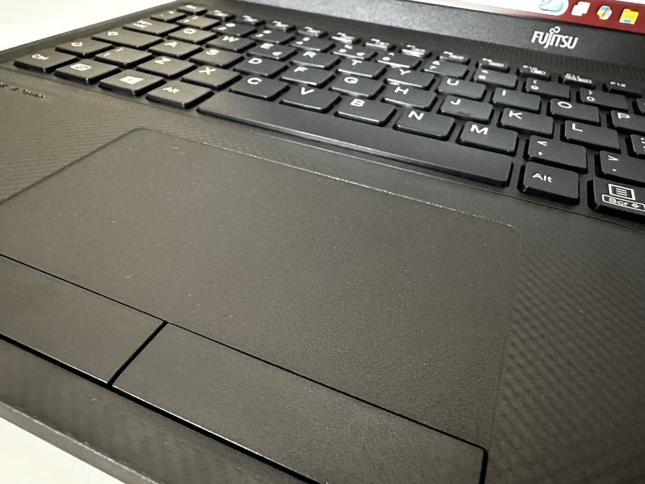 NOU Laptop Fujitsu Lifebook A3510 i5 Gen 10, 8GB DDR4, Nou