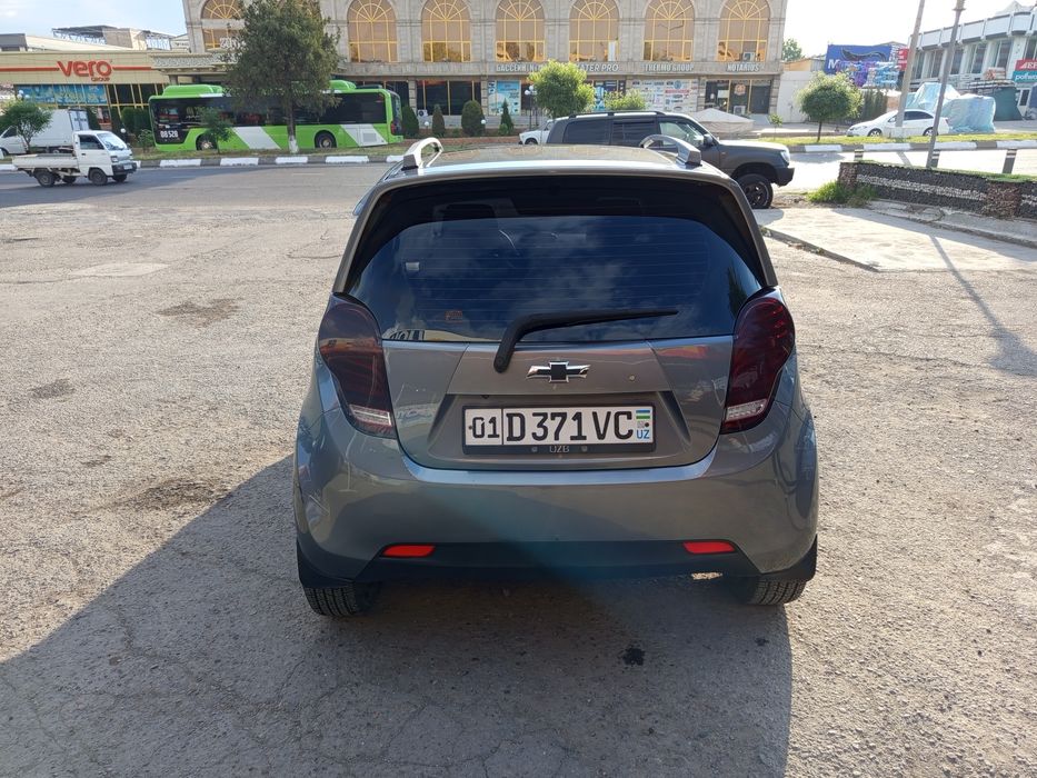 Chevrolet Spark mokri asfalt sotiladi