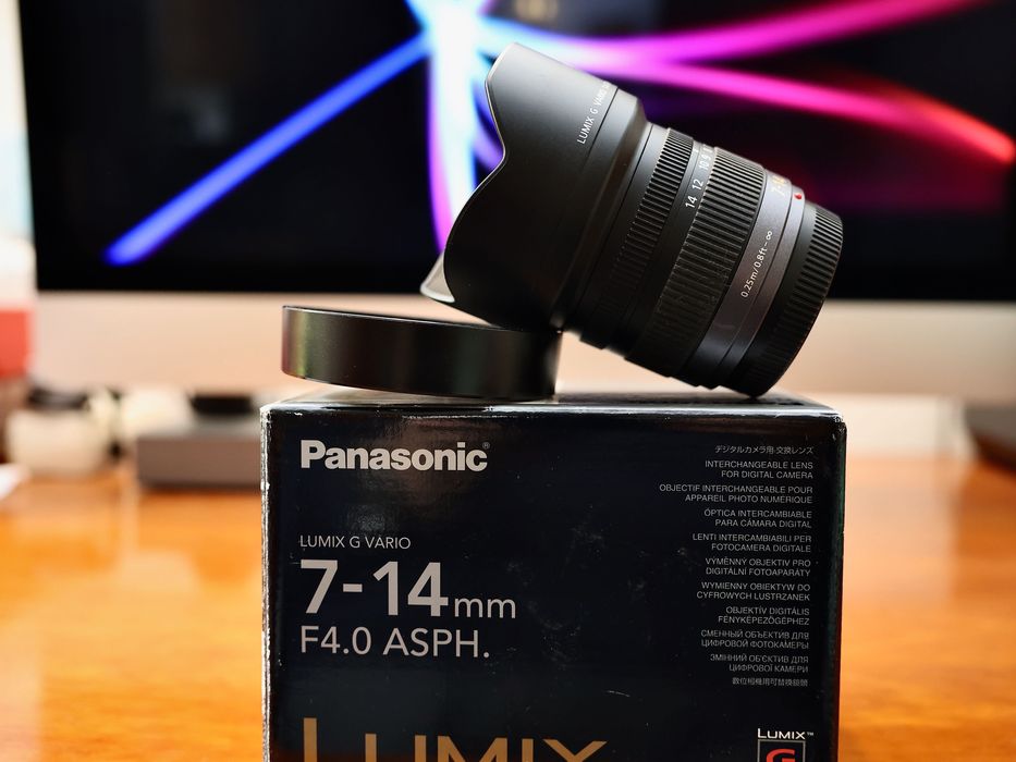 Obiective MFT Olympus și Panasonic puțin folosite, impecabile, ca noi.