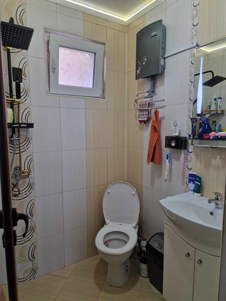 Продава се Тристаен апартамент в Благоевград, Орлова чука - 64 кв.м за 1329 €/кв.м - Снимка #8
