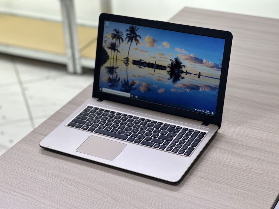 Ноутбук ASUS в идеале с SSD диском / для офиса и учебы
