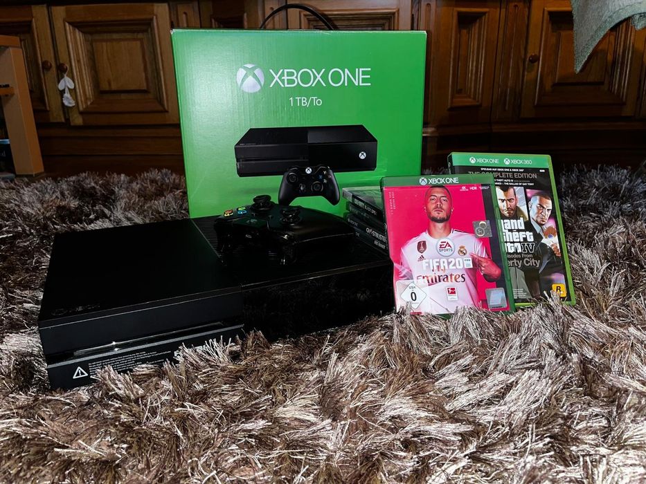 Xbox One 1TB + 8 Jocuri + Cutie & Cabluri Originale