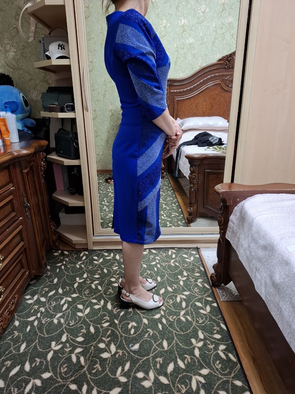 Ayollar ko'ylagi modniy Srochno