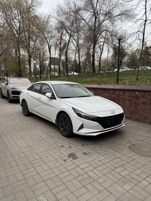 Автомобили Hyundai Elantra в аренду