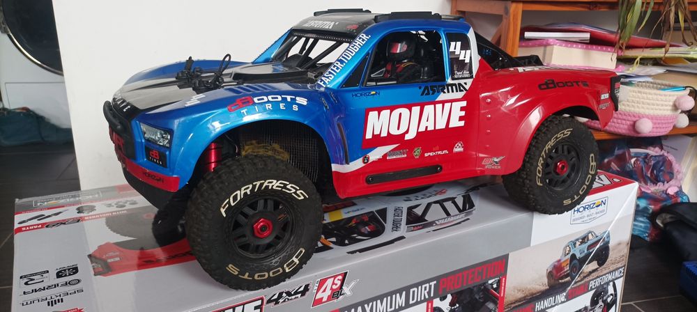 Arrma Mojave 4s BLX 1/8