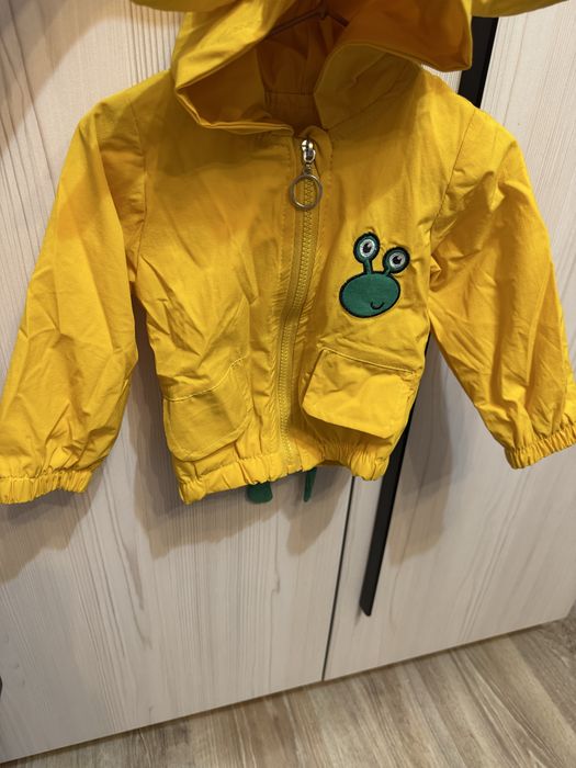 Продам детскую куртку на годик