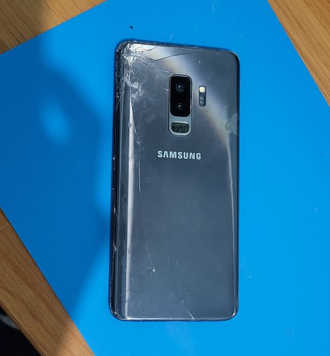 Продам samsung s9 plus