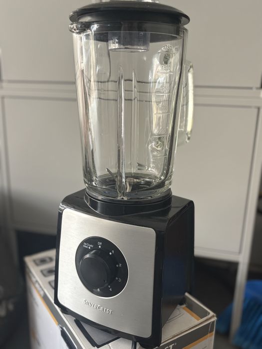 Blender silver crest