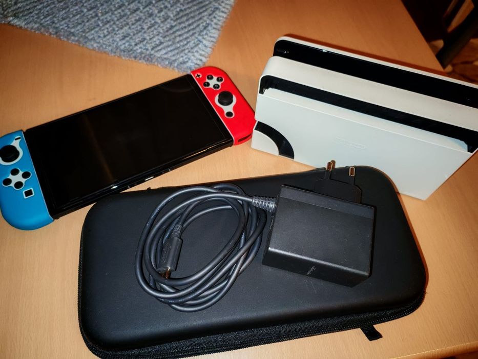 Nintendo oled + Joc Animal Crossing
