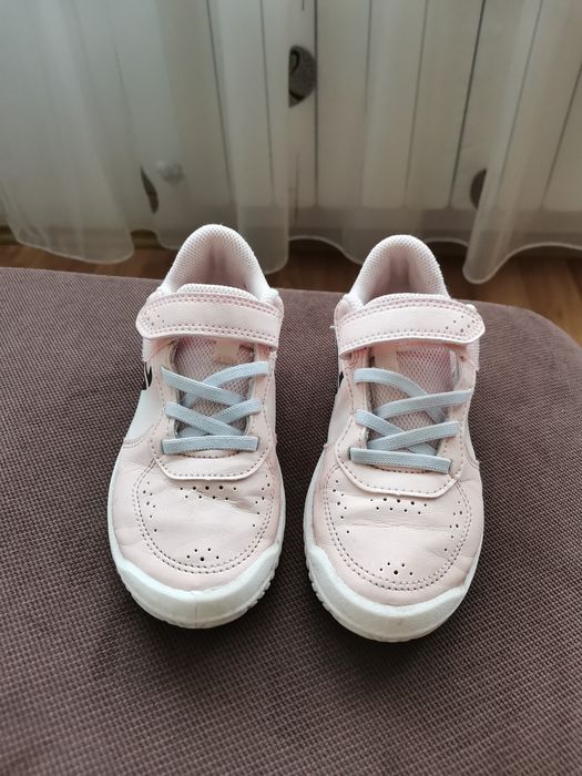 Adidași fetite în stare buna