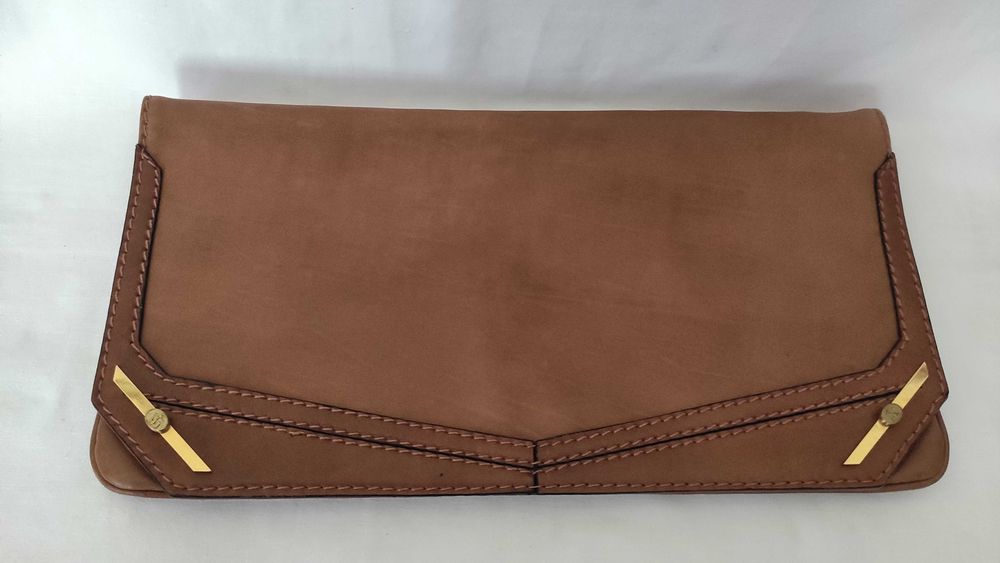 Елегантна чанта от естествена кожа