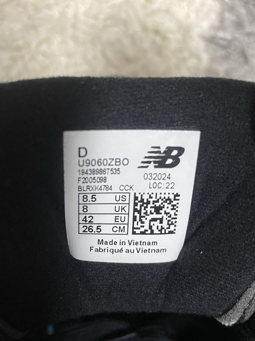 Adidasi New Balance 9060 Negri