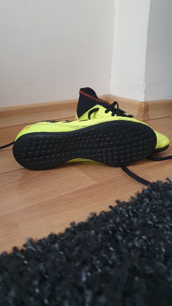 Детски бутонки за момче Adidas
