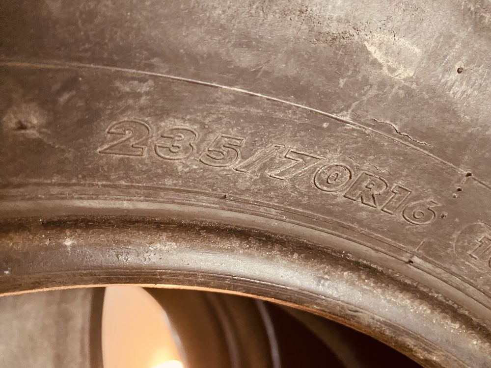 Шины 235/70R16 (3шт)