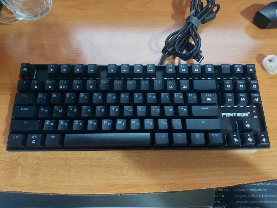 Продам клавиатуру Panteon