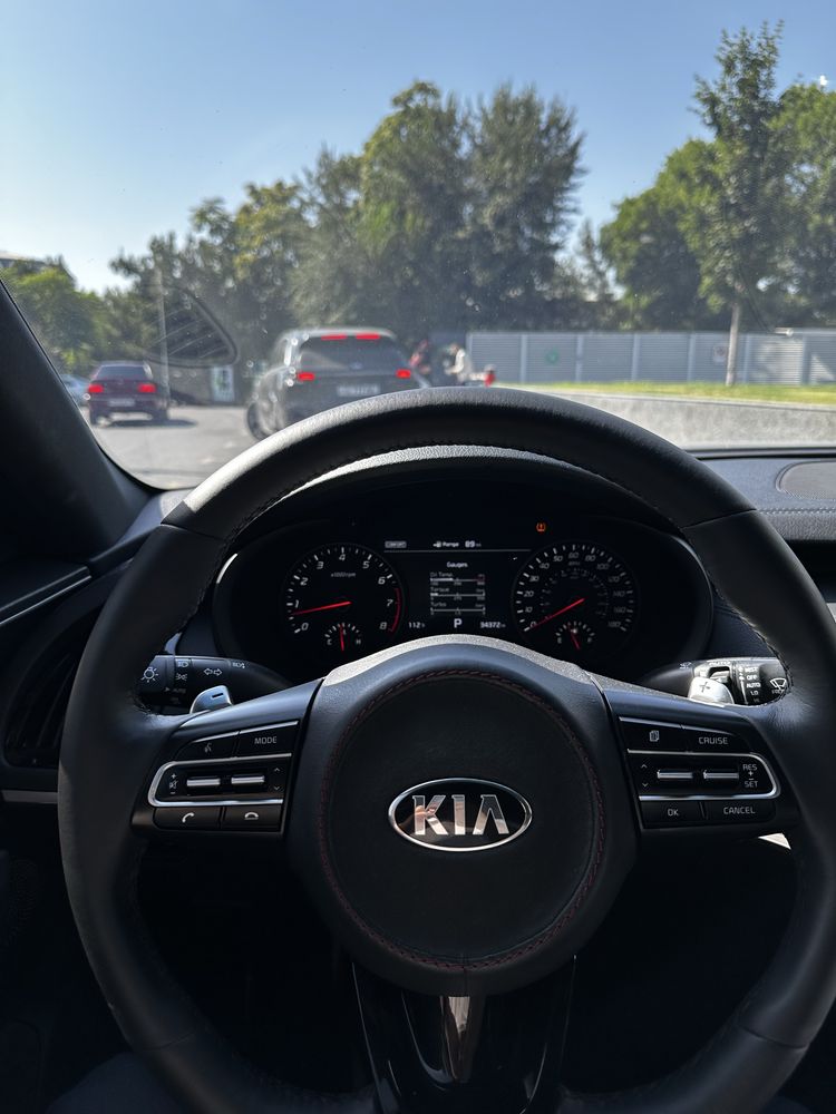 Kia Stinger 2019 sotiladi