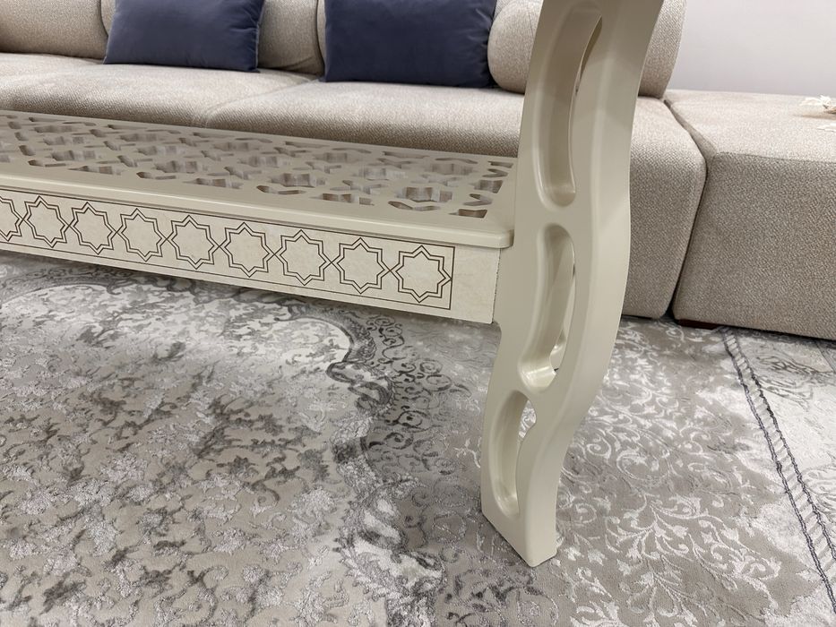 Стол обеденный новый использовался пару месяцев