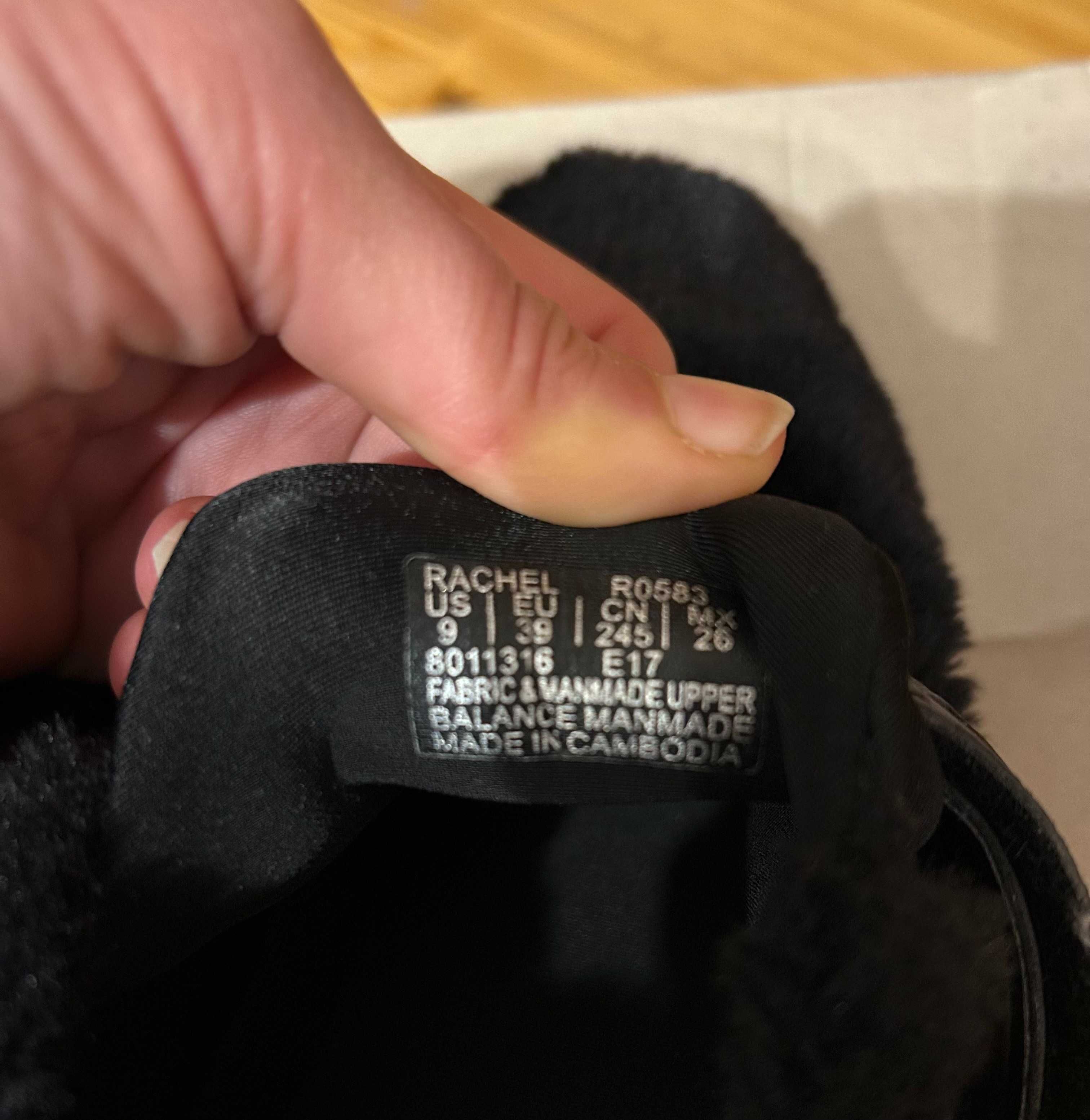 Calvin Klein нови меки обувки CK, 39