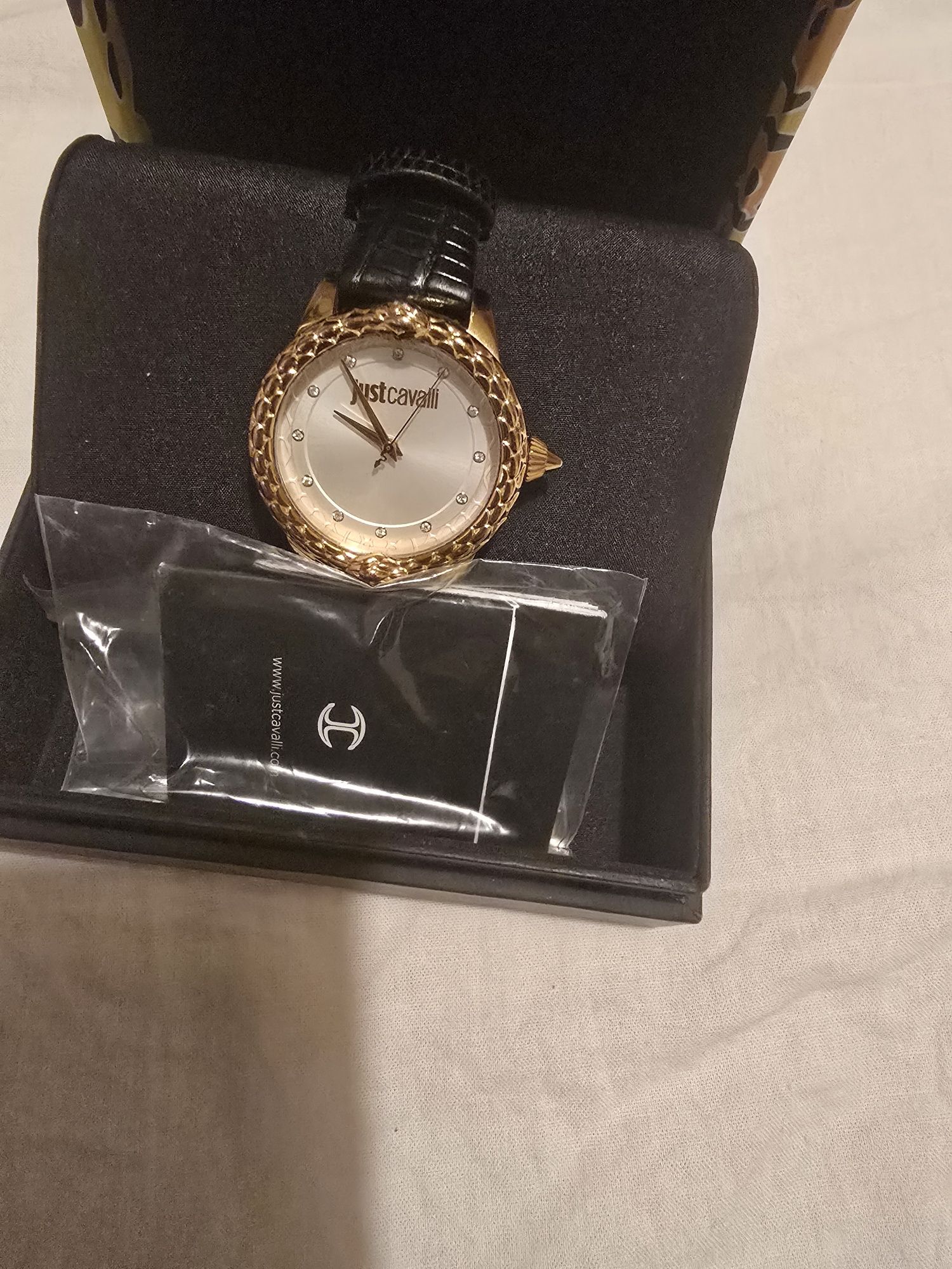 Нов дамски часовник Just cavalli