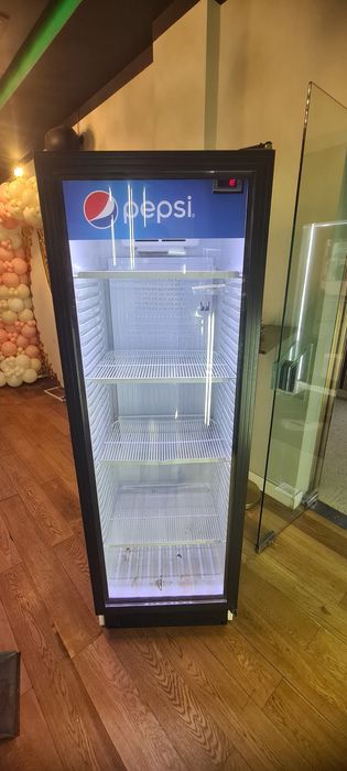 Frigider Vitrina Băuturi Sucuri Congelator