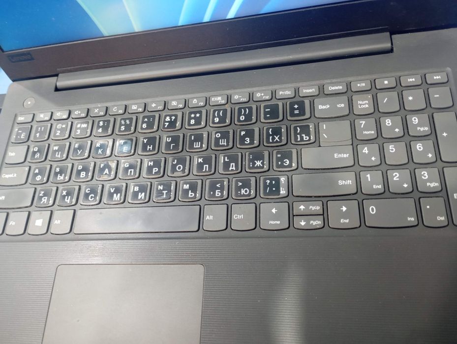 Продам ноутбук Lenovo V130, Core i-3-7020u, ddr 4gb, m2-256.