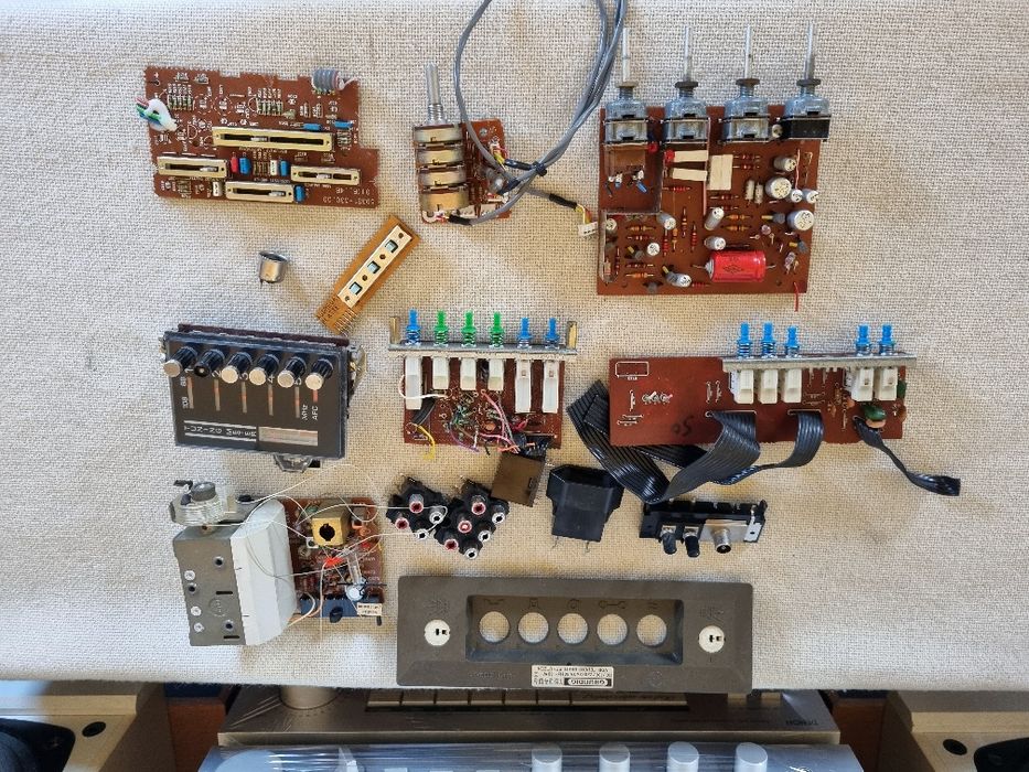 Pachet dif Potentiometre Preh, Alps,Comutatoare, etc. Perfecta stare.