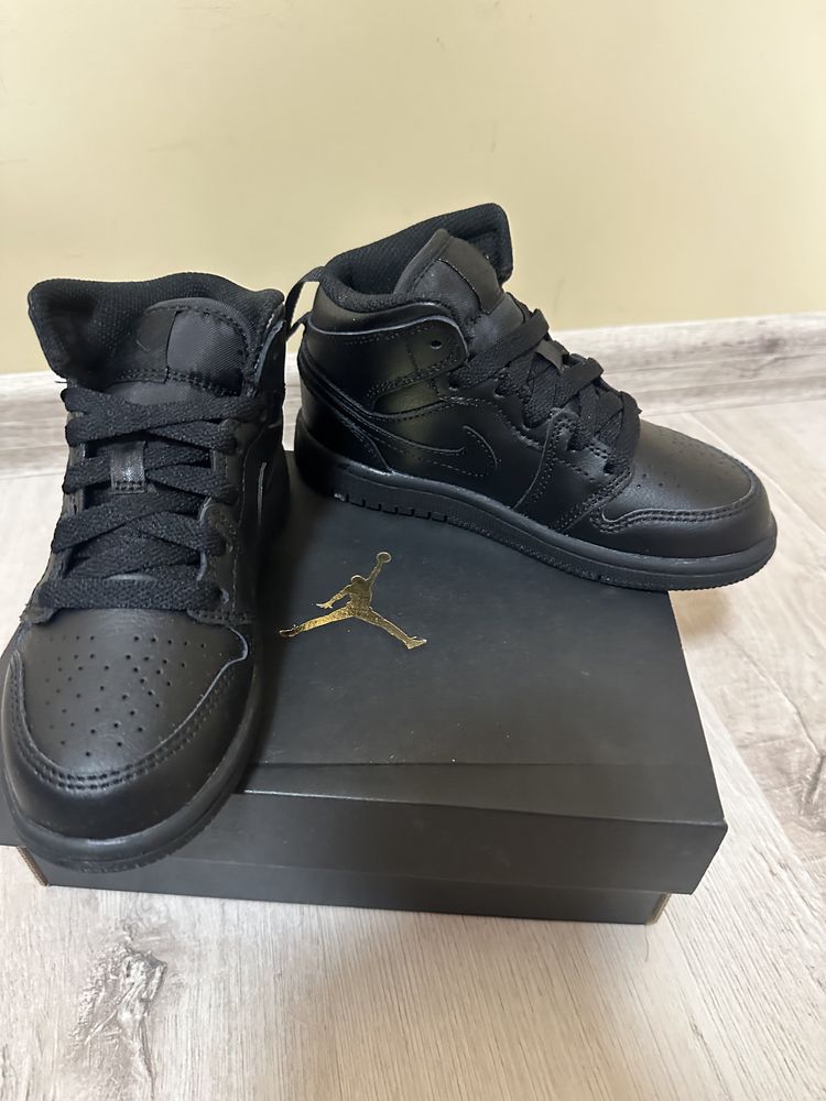 Детски кецове Nike Jordan 1 Mid (PS)