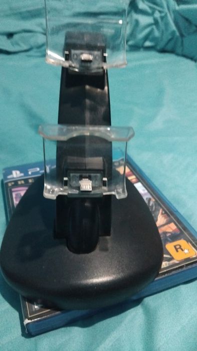 Vand Play Station 4 1TB