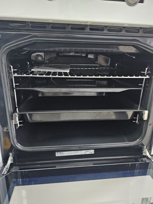 Печка с индукционни котлони ASKO CI96374W