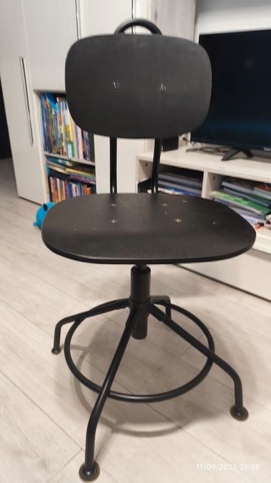 Scaun lemn birou rotativ ikea
