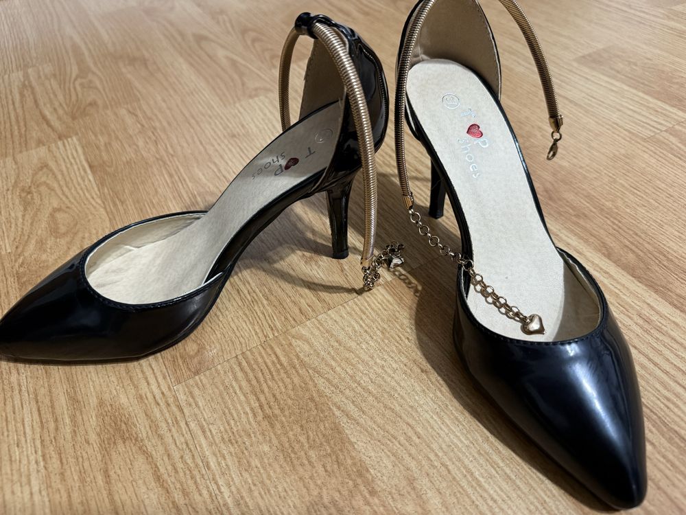 Pantofi cu toc stiletto negrii