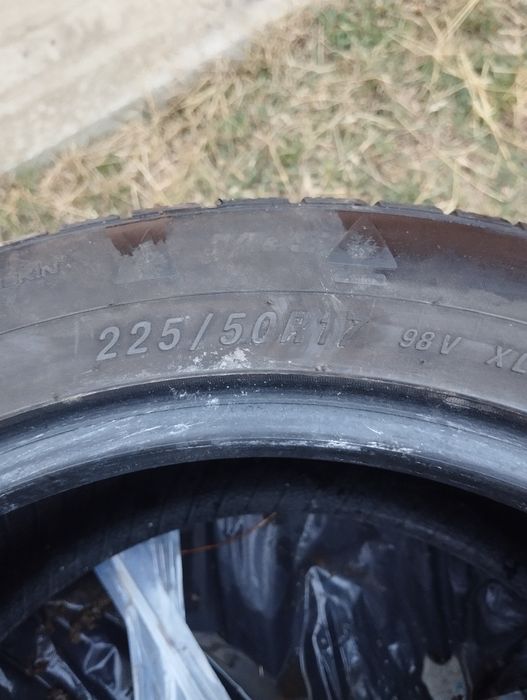 Cauciucuri de iarna 225/50/17 xl