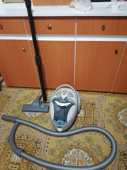 REDUCERE : Aspirator Zelmer (1800W)