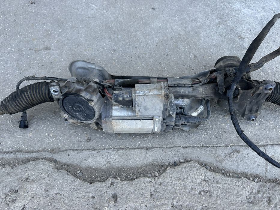 1К1 909 144K Кормилна рейка за Ауди А3 8P