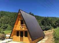 Cabana stil A Frame, casa, foisoare si terase din structura de lemn