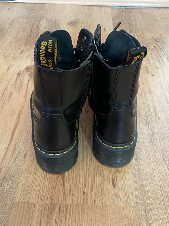 Dr. Martens женски високи боти