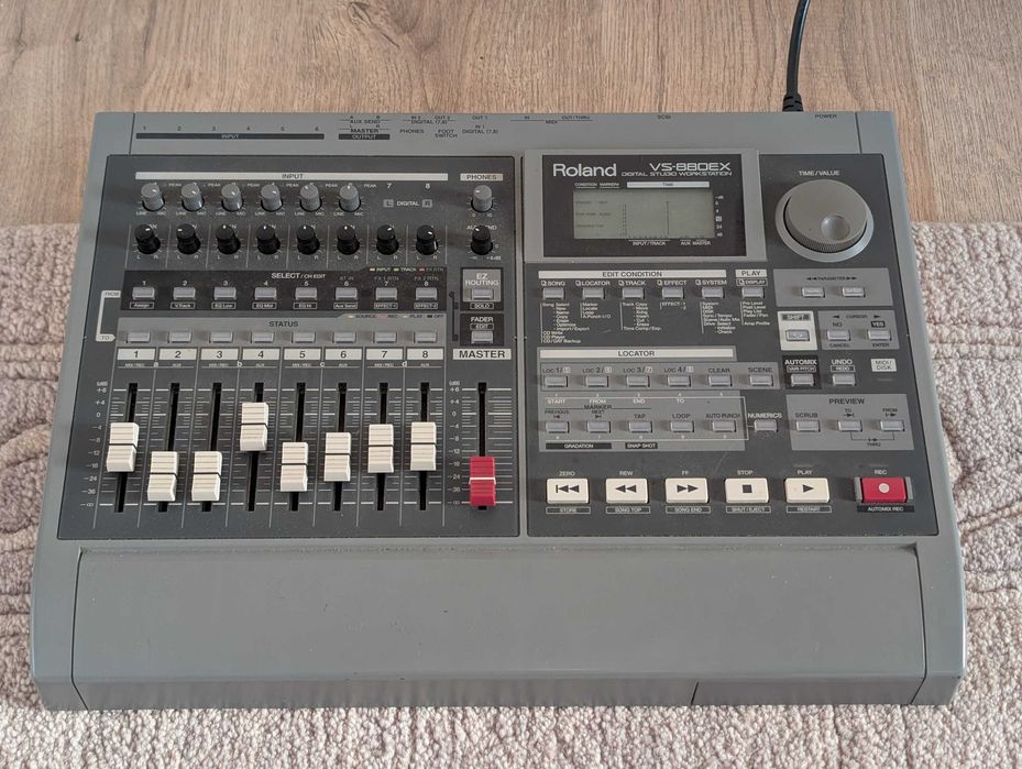 Roland VS-880EX Digital, functioneaza, 700 RONi RONi