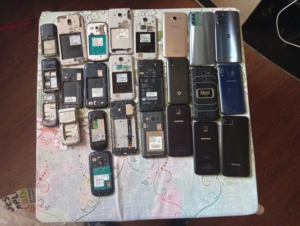 Vând Telefoane pentru piese