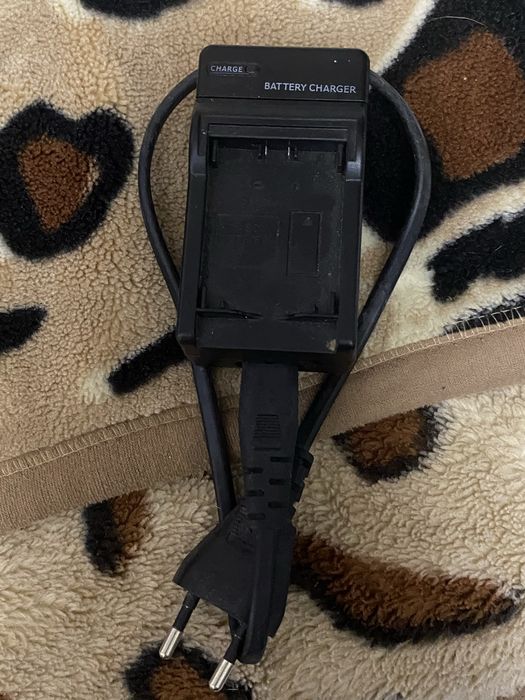 Aparat foto sony A230 + 3 obiective, baterie si incarcator