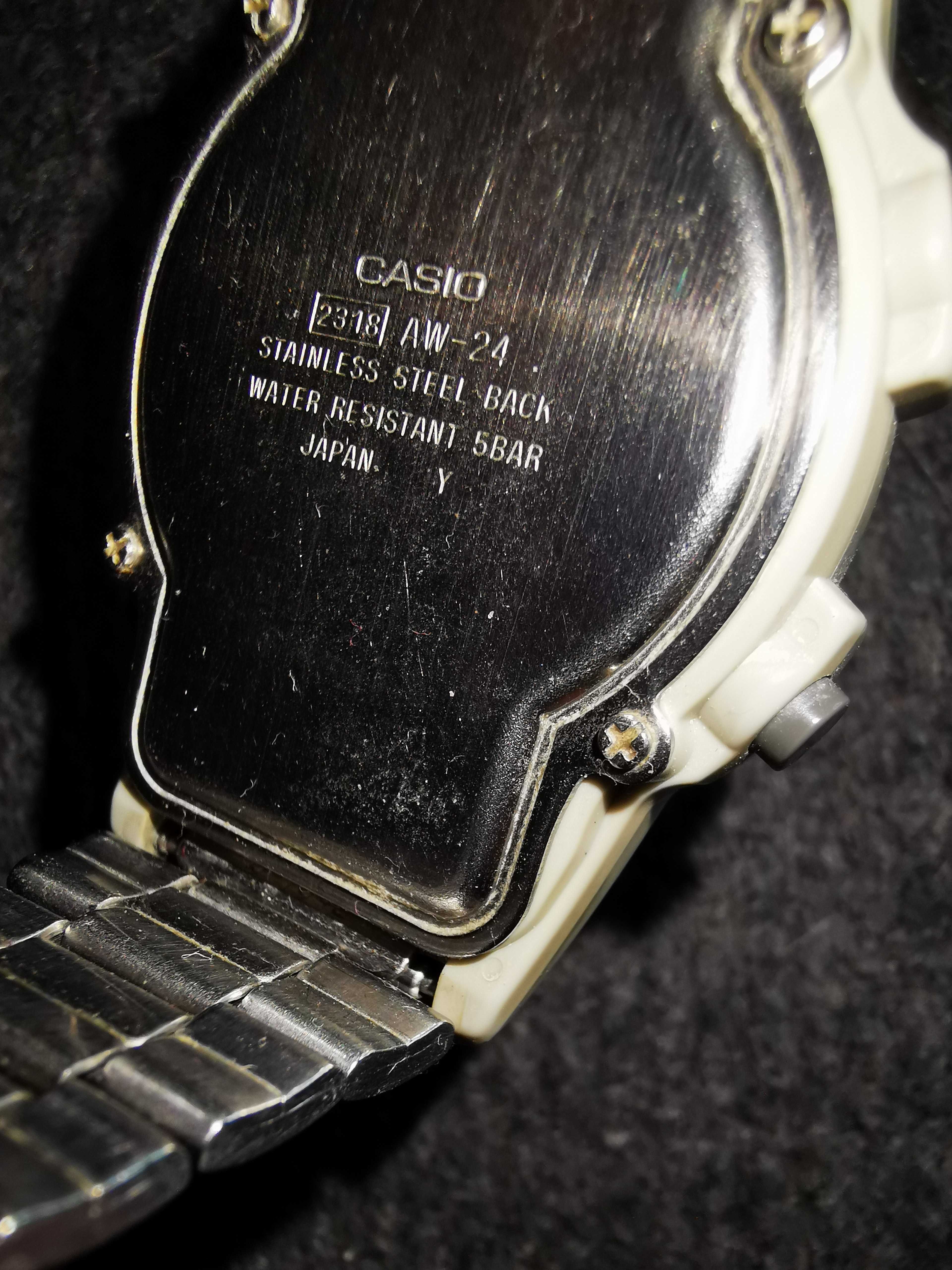 Ретро часовник Casio 2318 AW-24 календар аларма водоустойчив винтидж