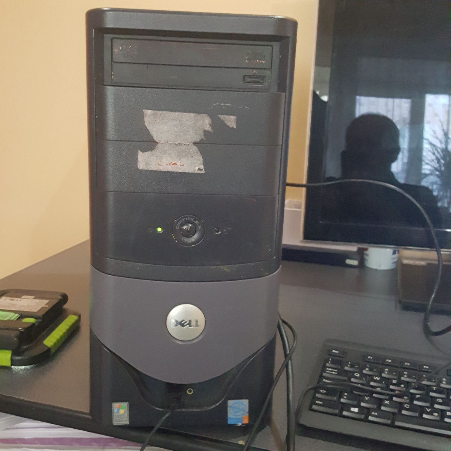 Vand PC cu monitor si periferice