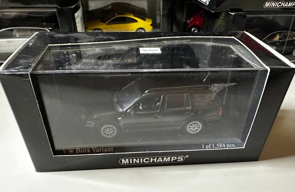 Macheta VolksWagen Bora Variant 1:43 Minichamps