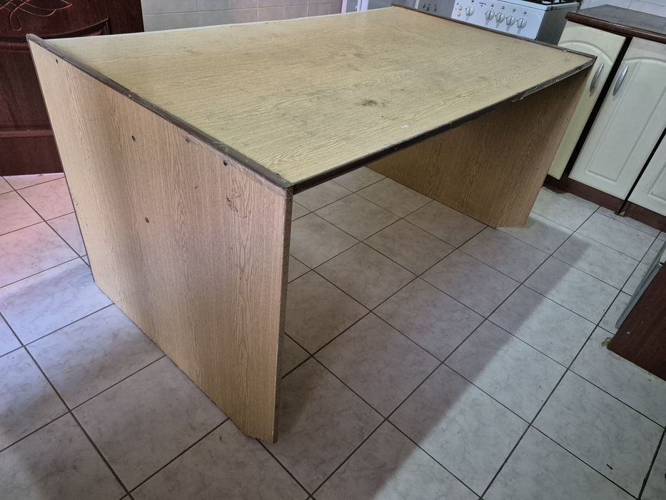 Үй жиһаздары сатылады, стол, кух.кровать