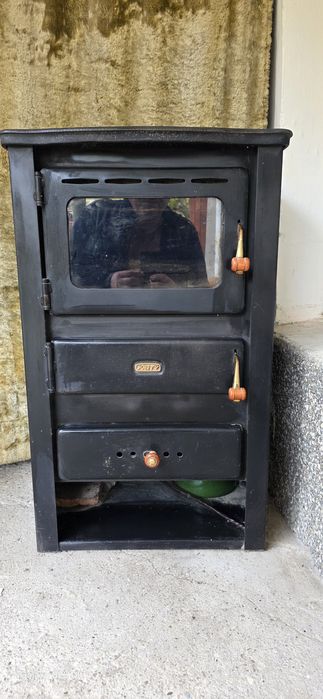 Камина на твърдо горива Прити