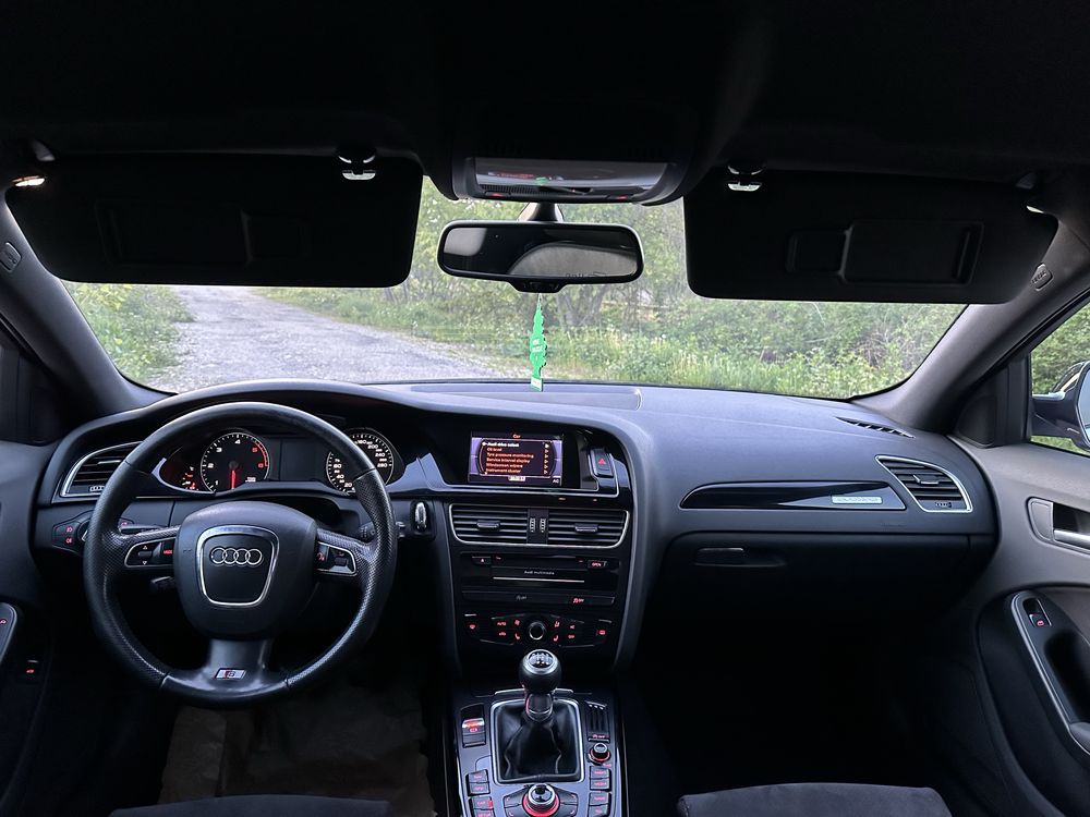 Audi A4 / 3X S-line / Quattro