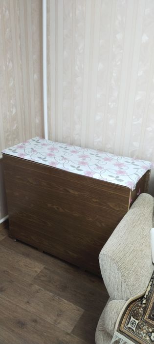 Продам стол книжку