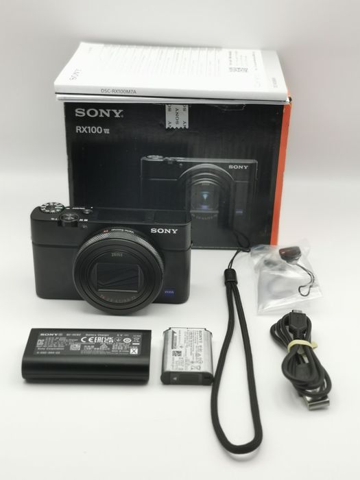 Nou full box camera compactă Sony rx100 VII + bonus
