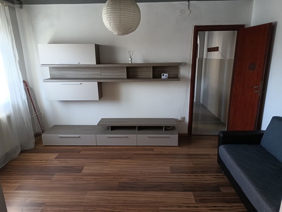 Închiriez apartament 3 camere